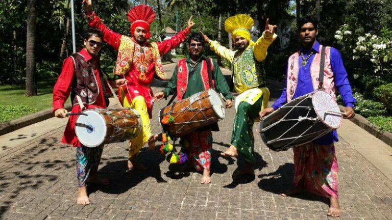 hi-punjabi-dhol-players-in-mumbai-for-wedding-marriage